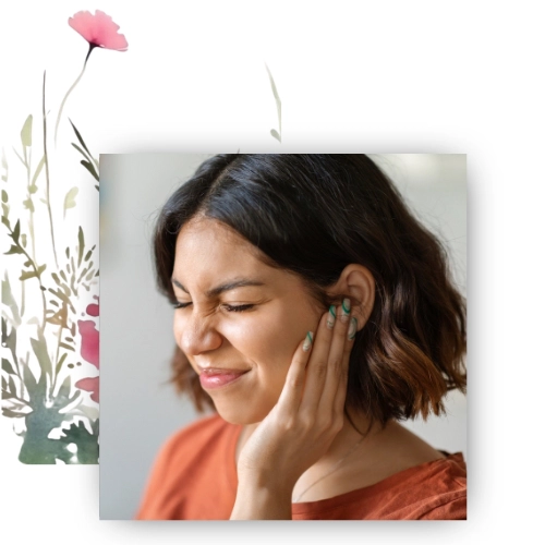 Beitragsbild zum Blogbeitrag über die spirituelle Bedeutung von Tinnitus und Ohrgeräuschen: Eine Frau, die sich das linke Ohr hält, mit Blumenillustration